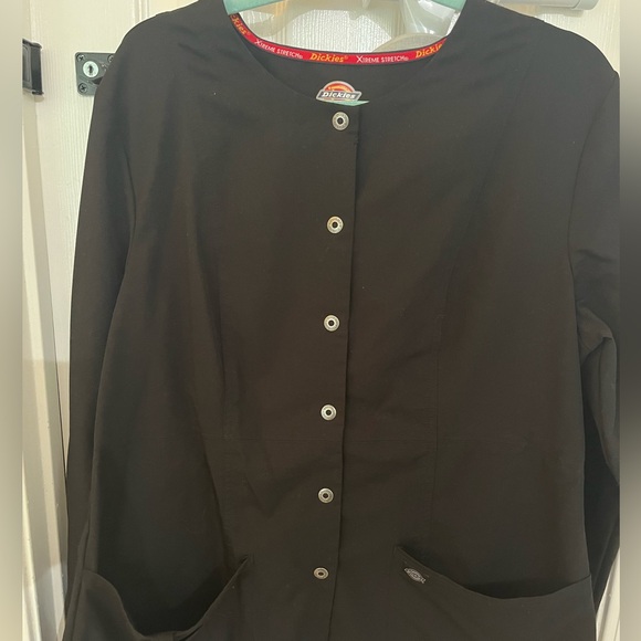 Size  XL Extreme Stretch Dickies Black Scrub Jacket. - Picture 2 of 6